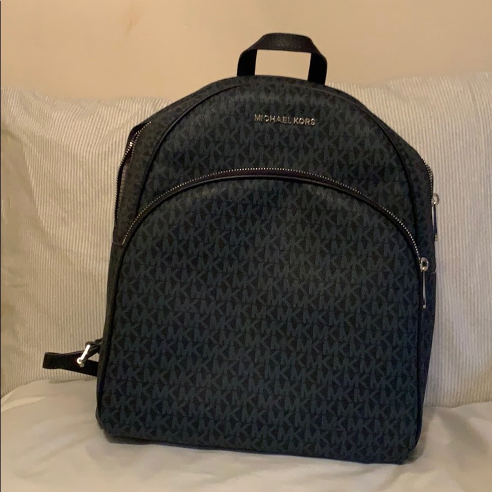 NWT Michael Kors Abbey Lg Backpack